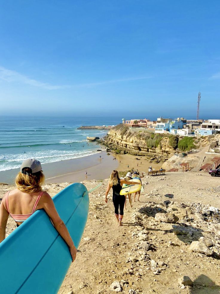 Surfing in Agadir with rental car